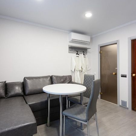 Апартотель Sumskaya Apartments Киев Экстерьер фото